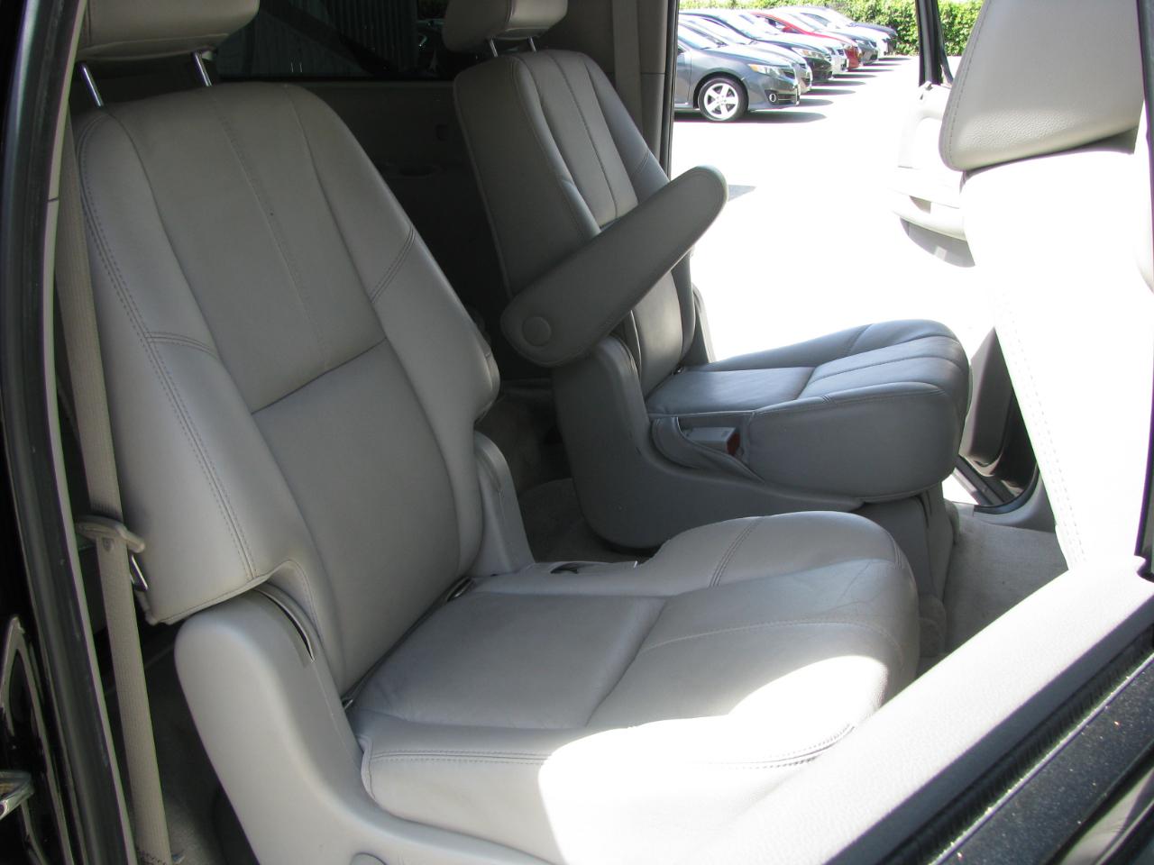 Chevrolet Suburban 4WD 4dr 1500 LTZ 2007