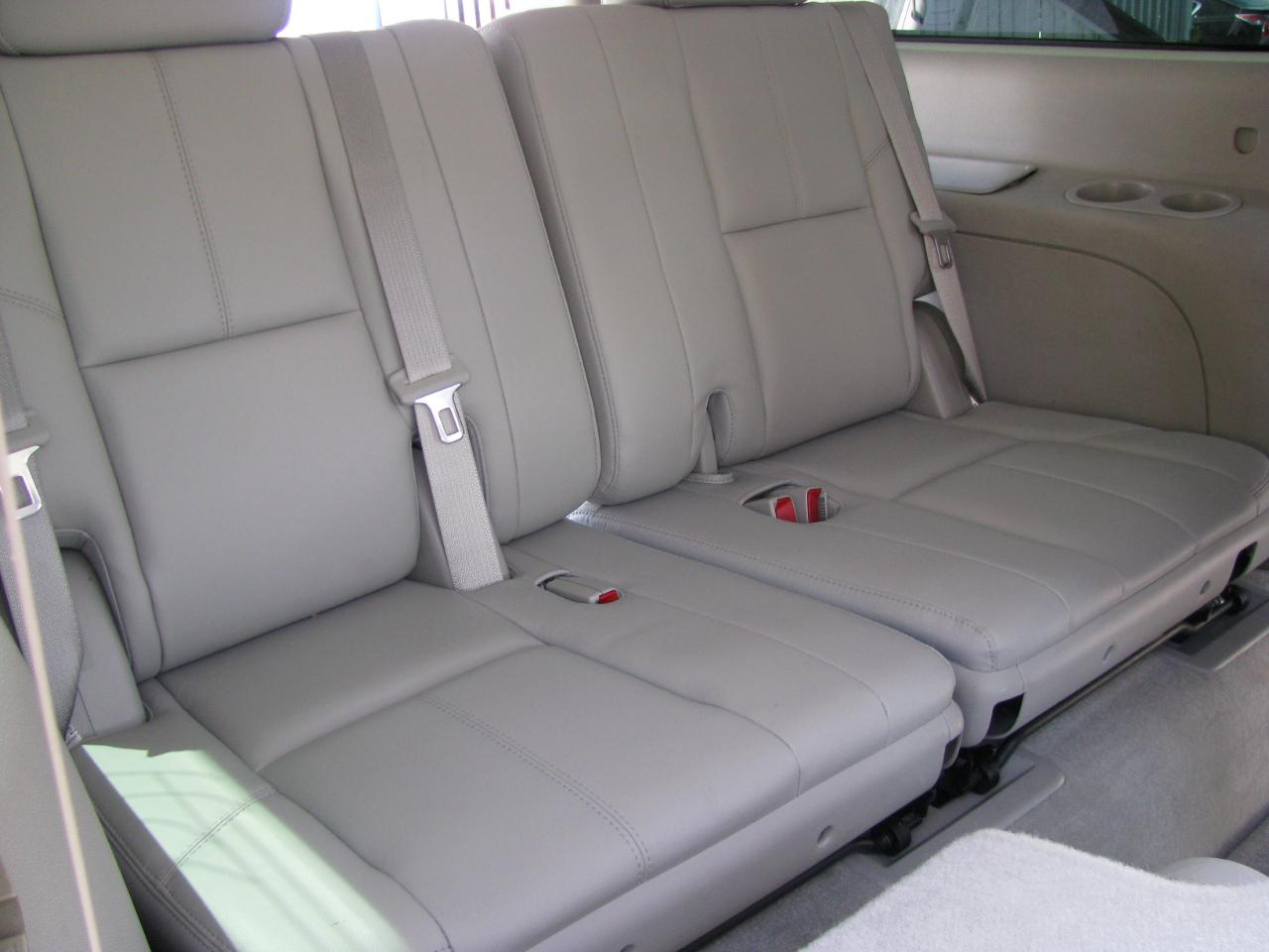 Chevrolet Suburban 4WD 4dr 1500 LTZ 2007