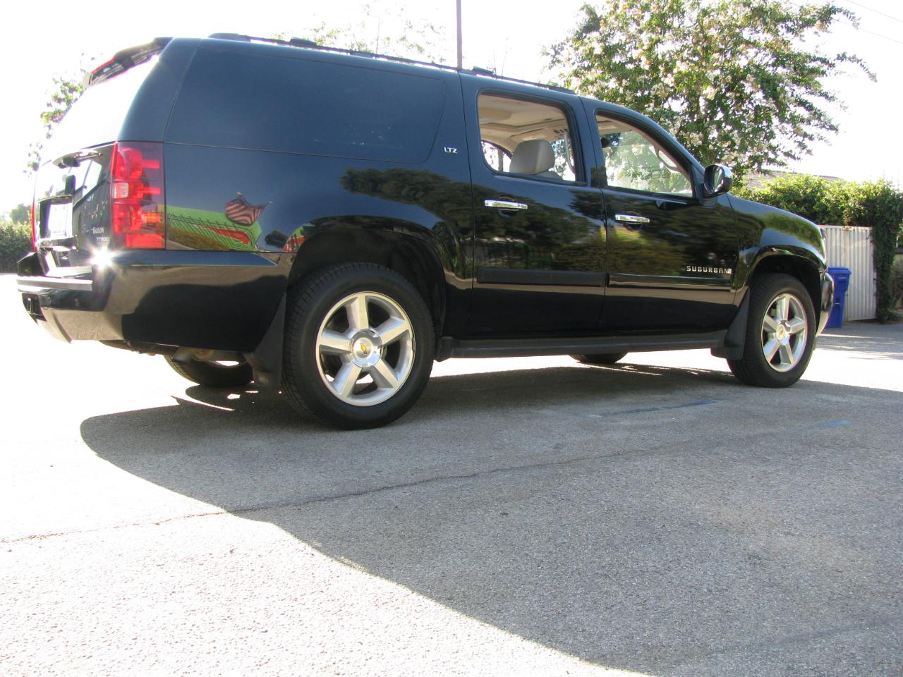 Chevrolet Suburban 4WD 4dr 1500 LTZ 2007