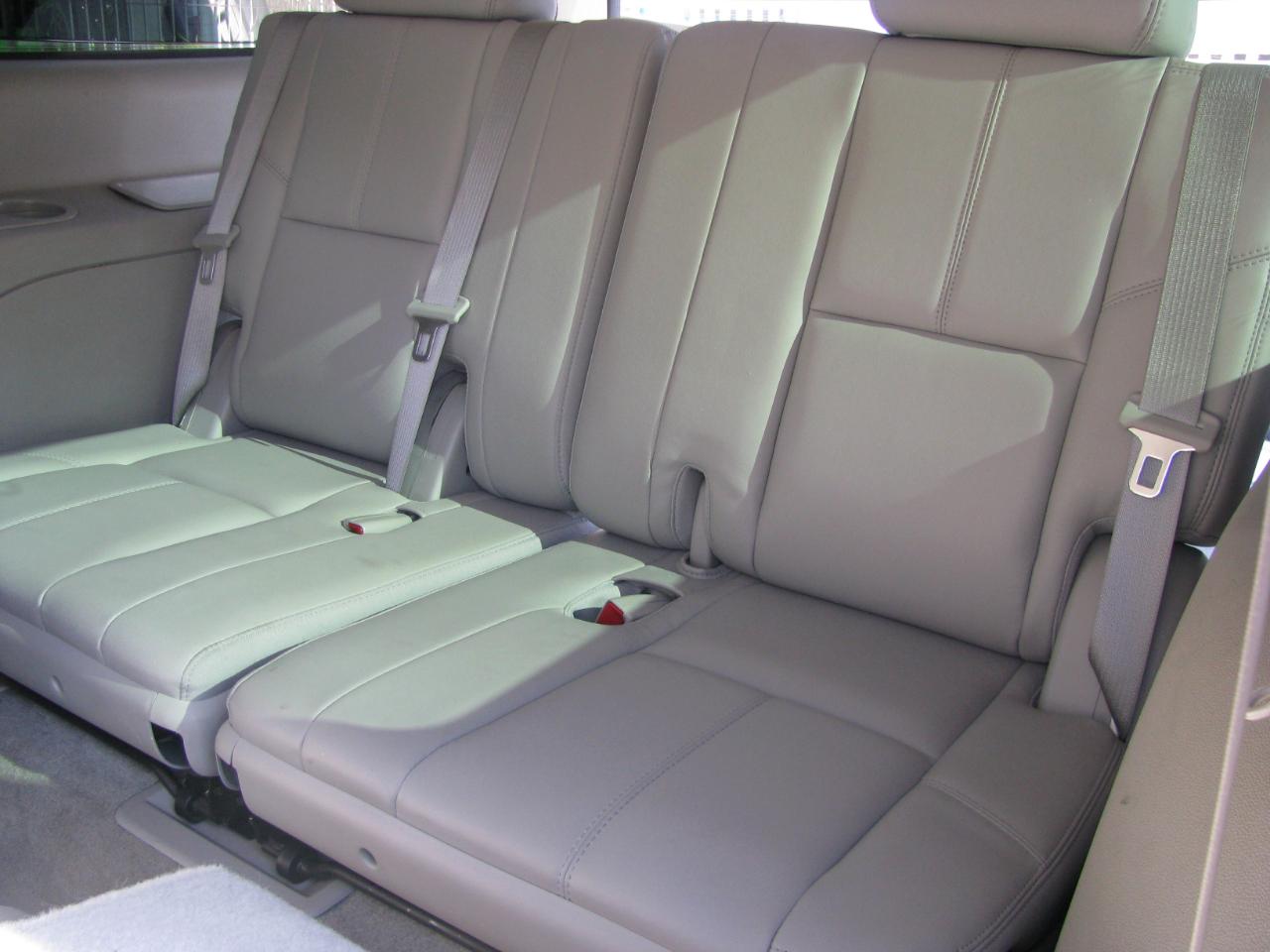 Chevrolet Suburban 4WD 4dr 1500 LTZ 2007