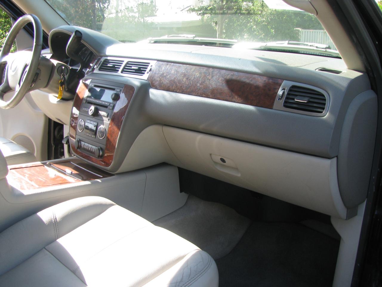 Chevrolet Suburban 4WD 4dr 1500 LTZ 2007