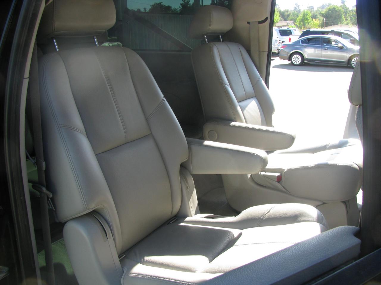 Chevrolet Suburban 4WD 4dr 1500 LTZ 2007