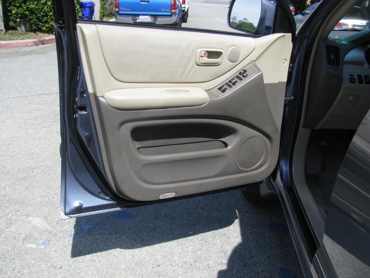 Toyota Highlander 4dr 4-Cyl (Natl) 2004