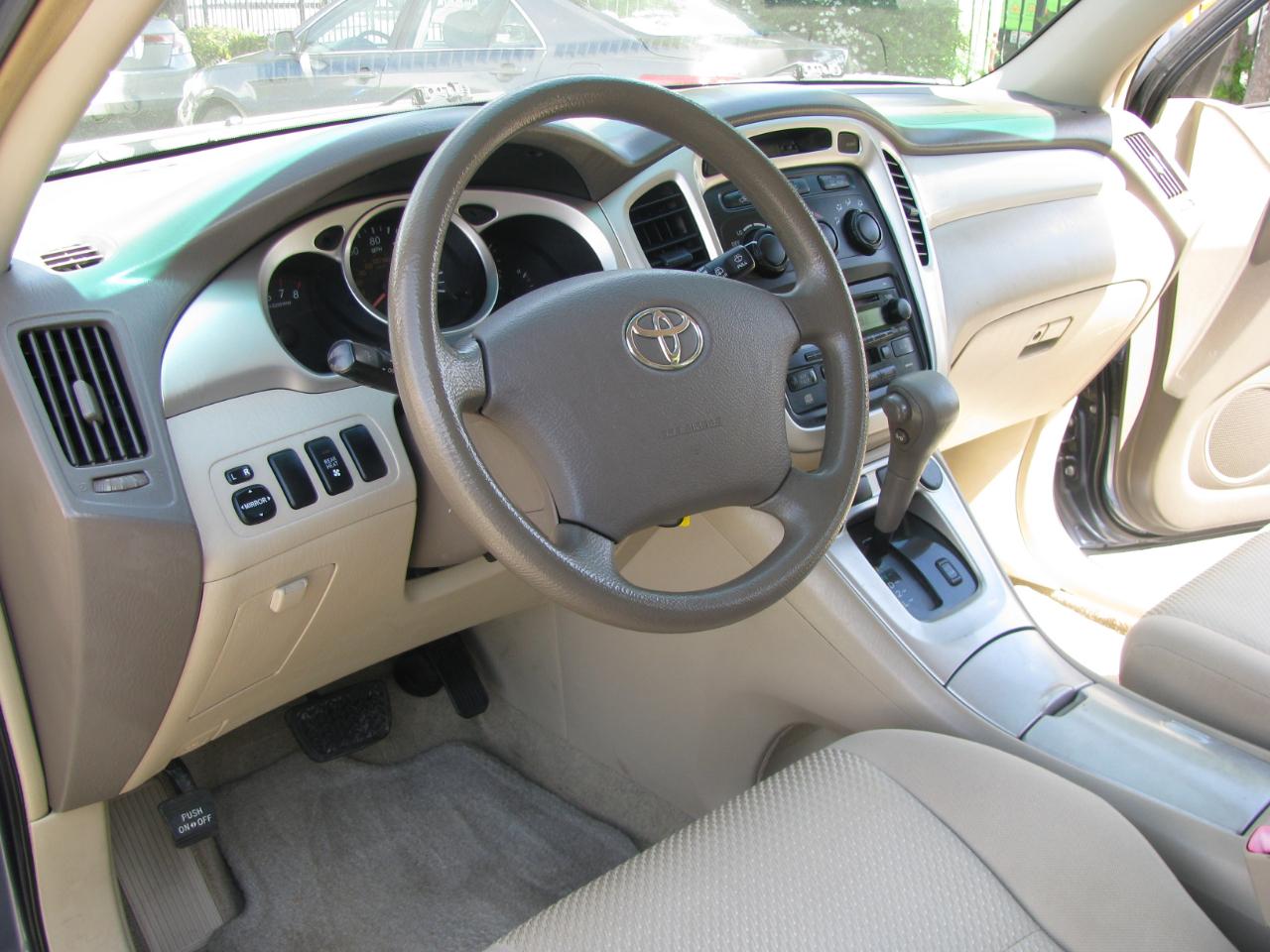 Toyota Highlander 4dr 4-Cyl (Natl) 2004