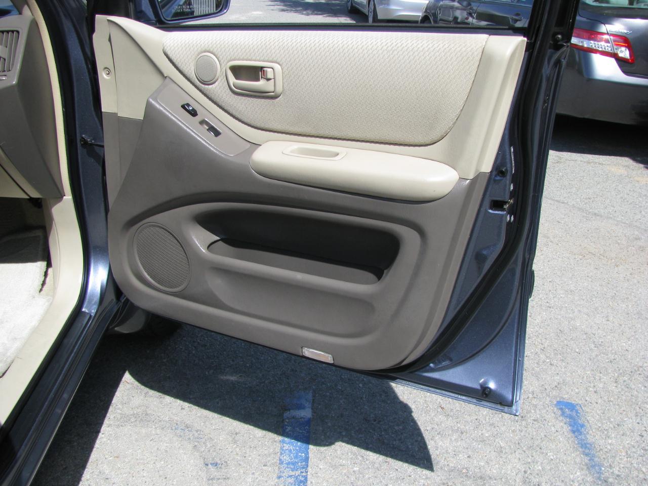 Toyota Highlander 4dr 4-Cyl (Natl) 2004