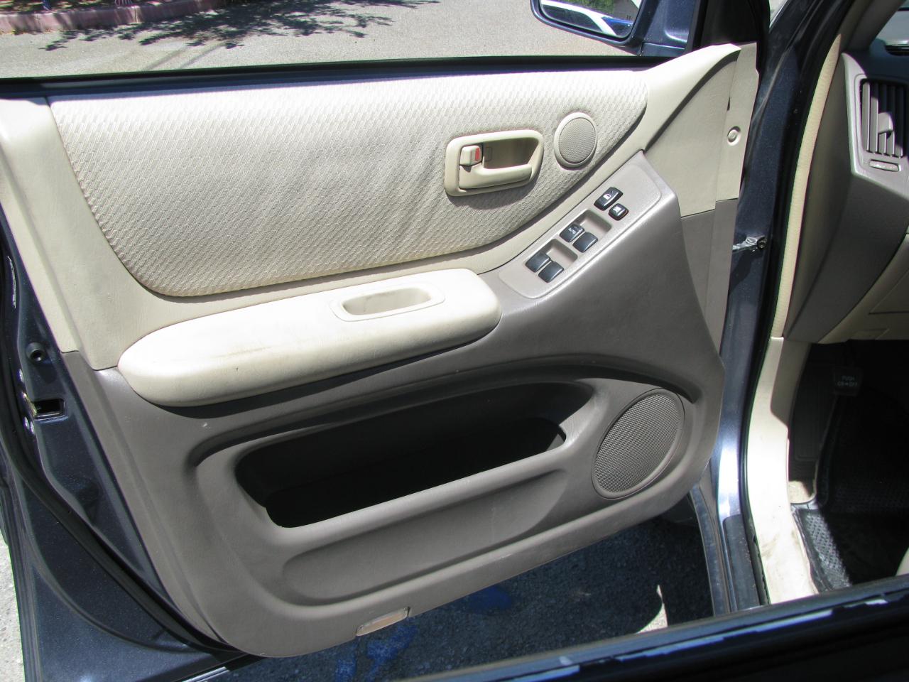 Toyota Highlander 4dr 4-Cyl (Natl) 2004