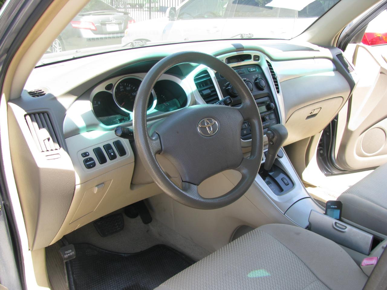 Toyota Highlander 4dr 4-Cyl (Natl) 2004