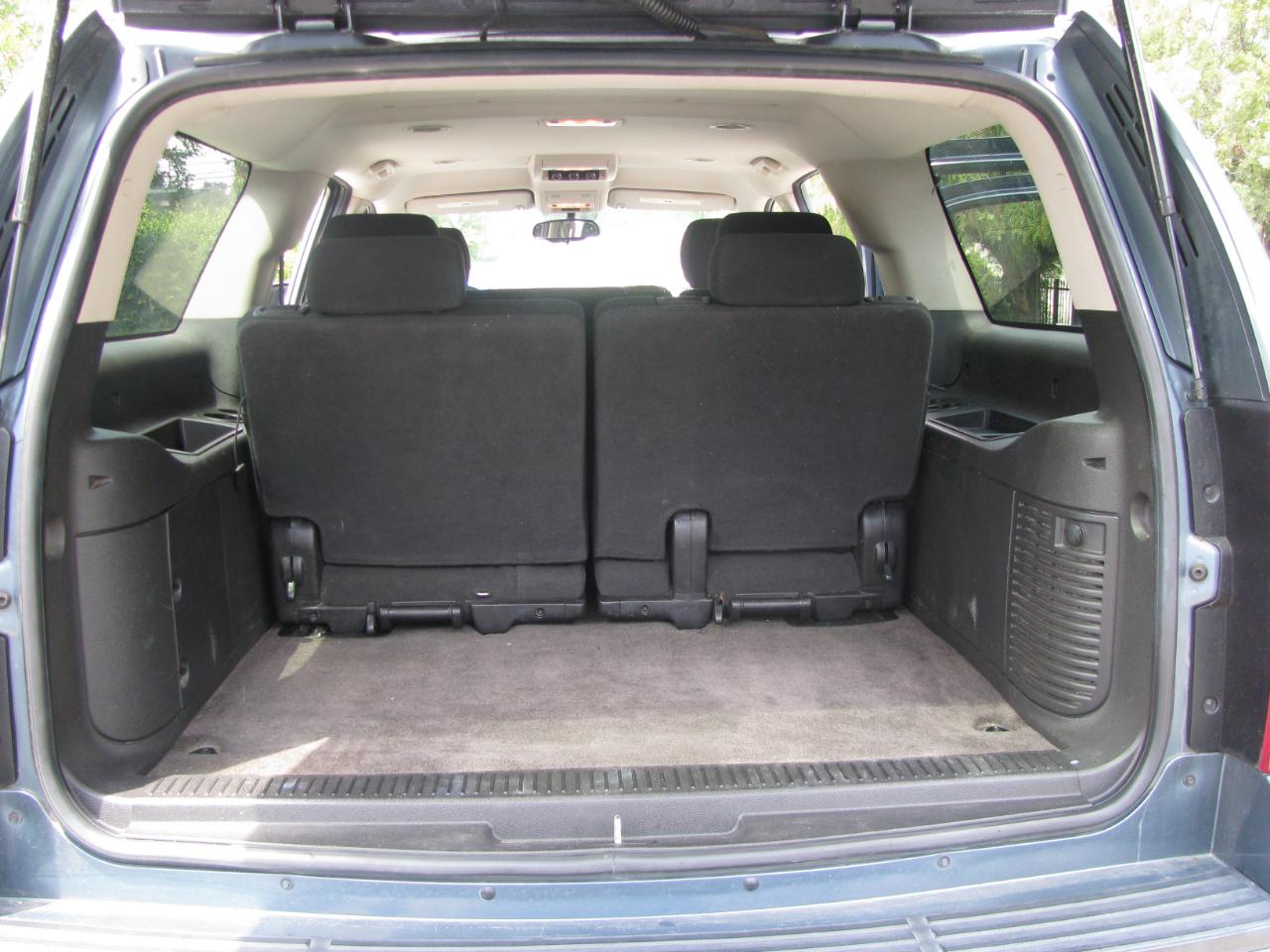 Chevrolet Suburban 2WD 4dr 1500 LS 2010