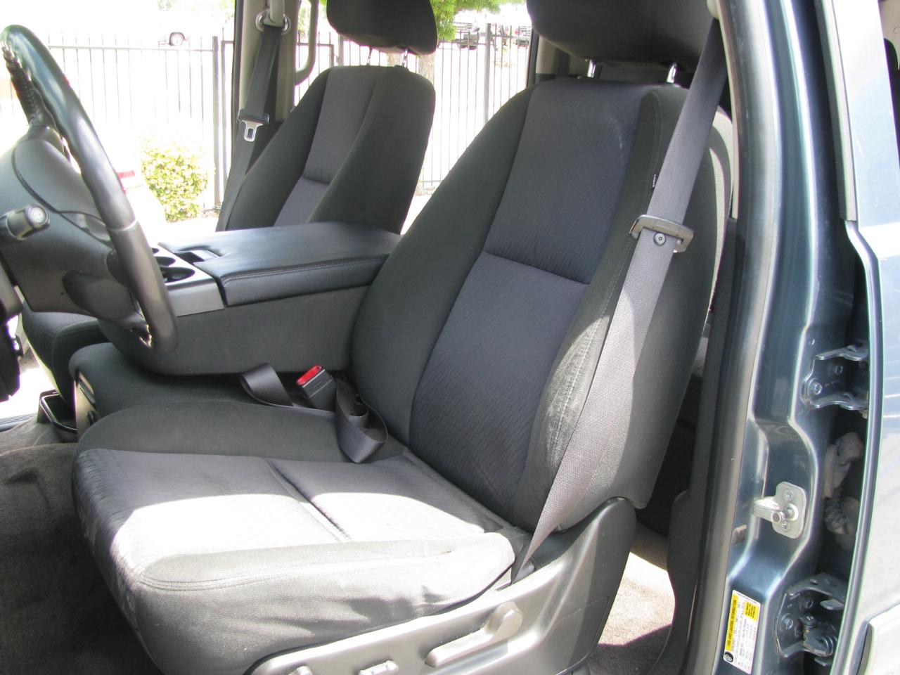 Chevrolet Suburban 2WD 4dr 1500 LS 2010