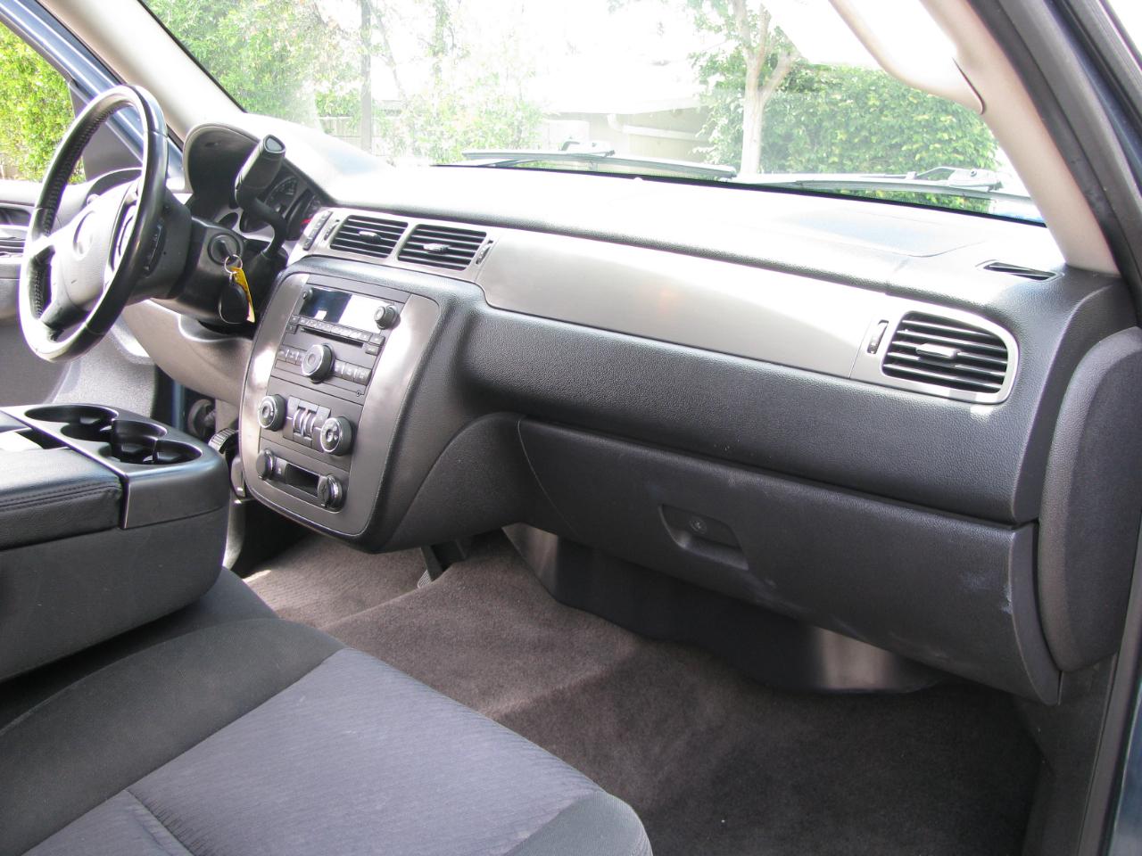 Chevrolet Suburban 2WD 4dr 1500 LS 2010