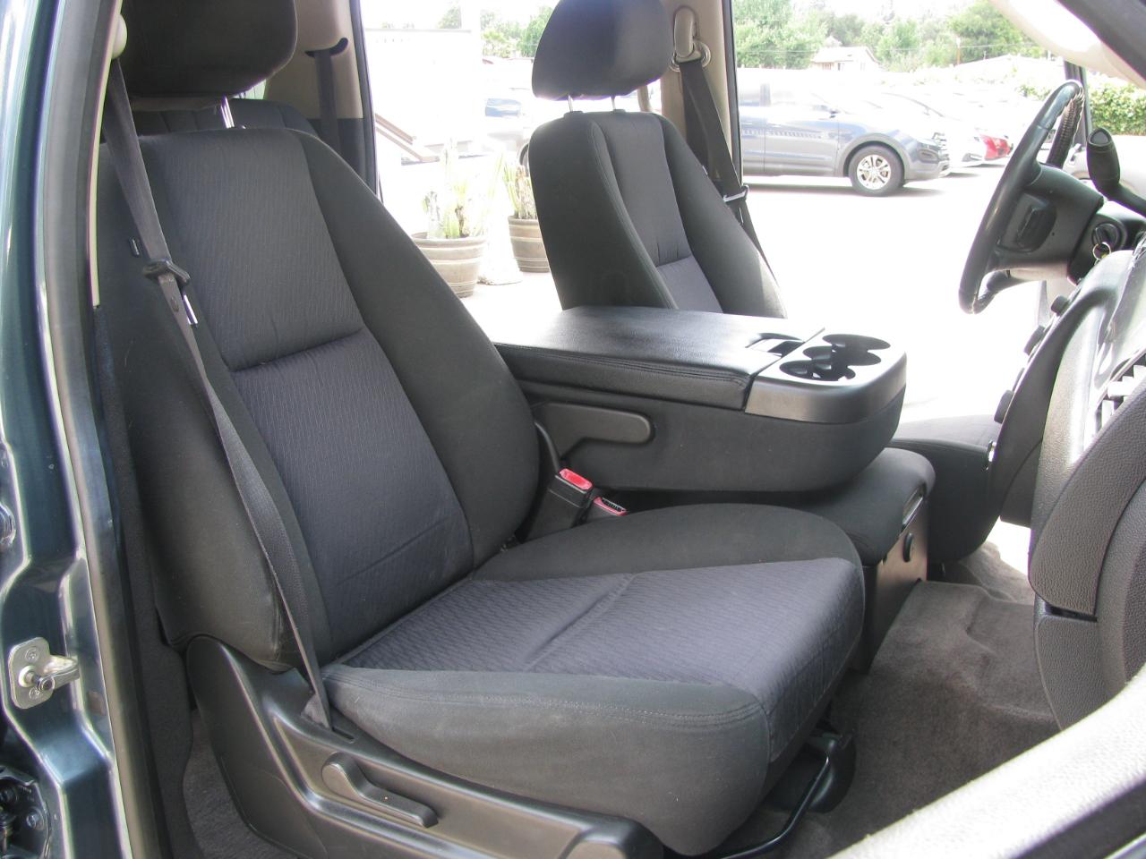 Chevrolet Suburban 2WD 4dr 1500 LS 2010