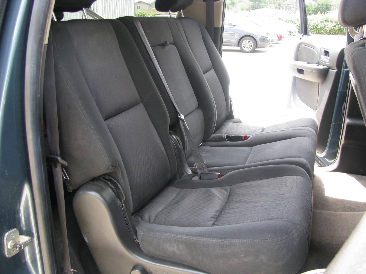 Chevrolet Suburban 2WD 4dr 1500 LS 2010