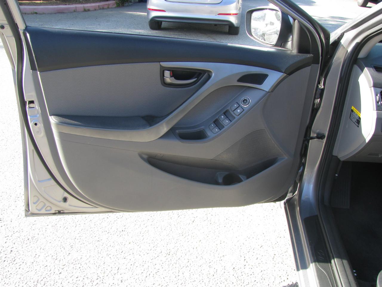 Hyundai Elantra 4dr Sdn Auto Limited PZEV (Ulsan Plant) 2012