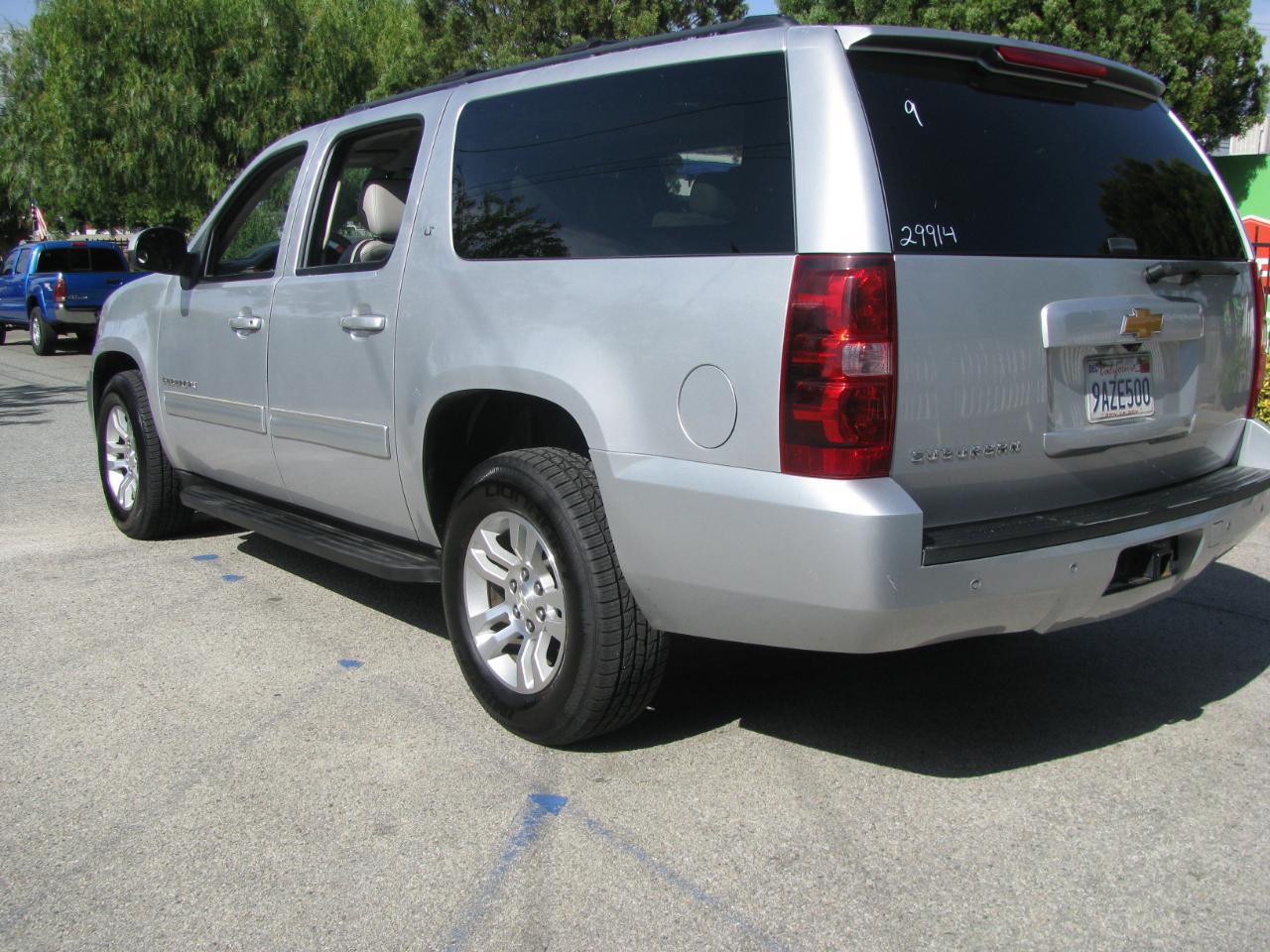 Chevrolet Suburban 2WD 4dr LT 2014