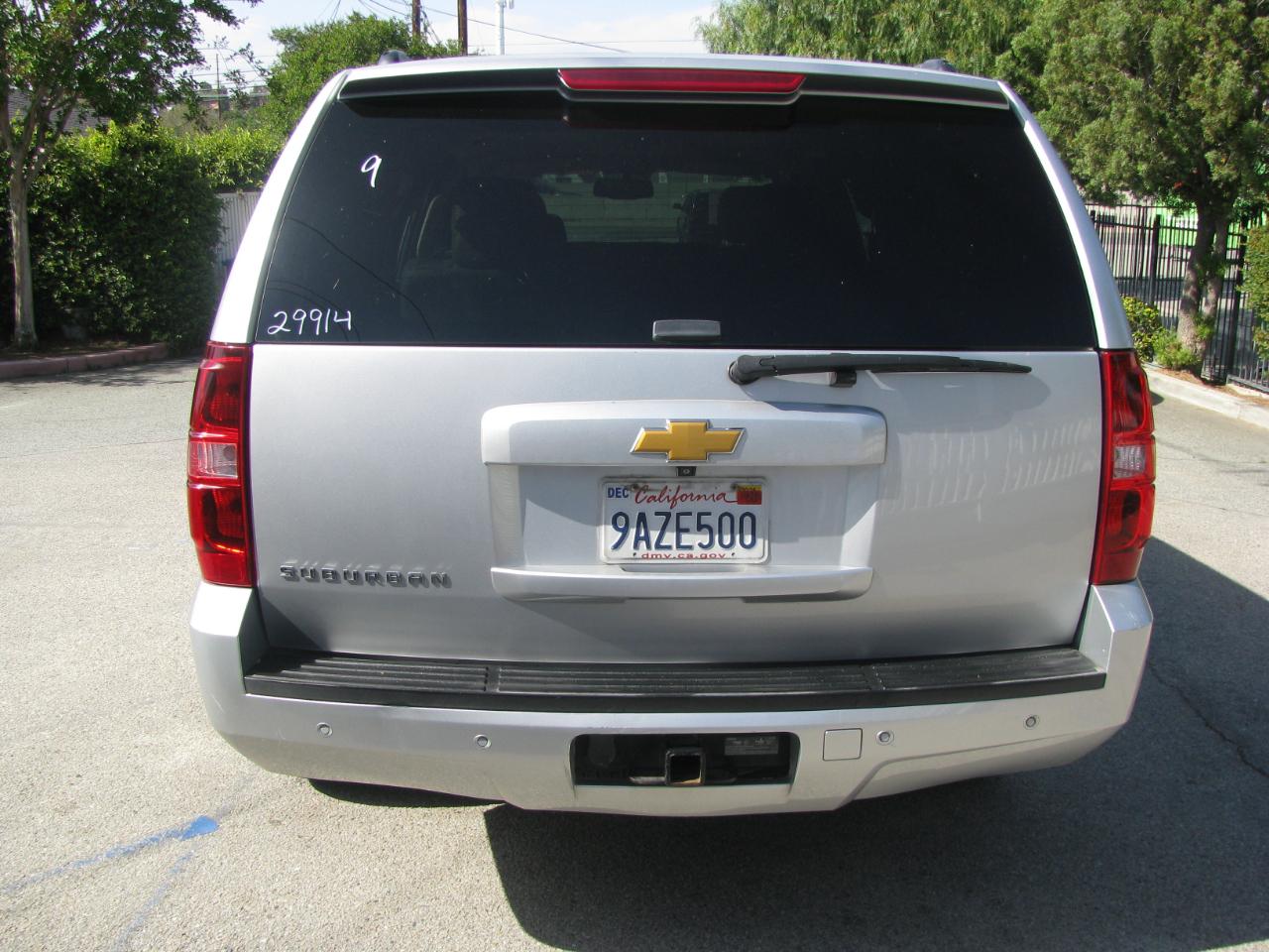 Chevrolet Suburban 2WD 4dr LT 2014