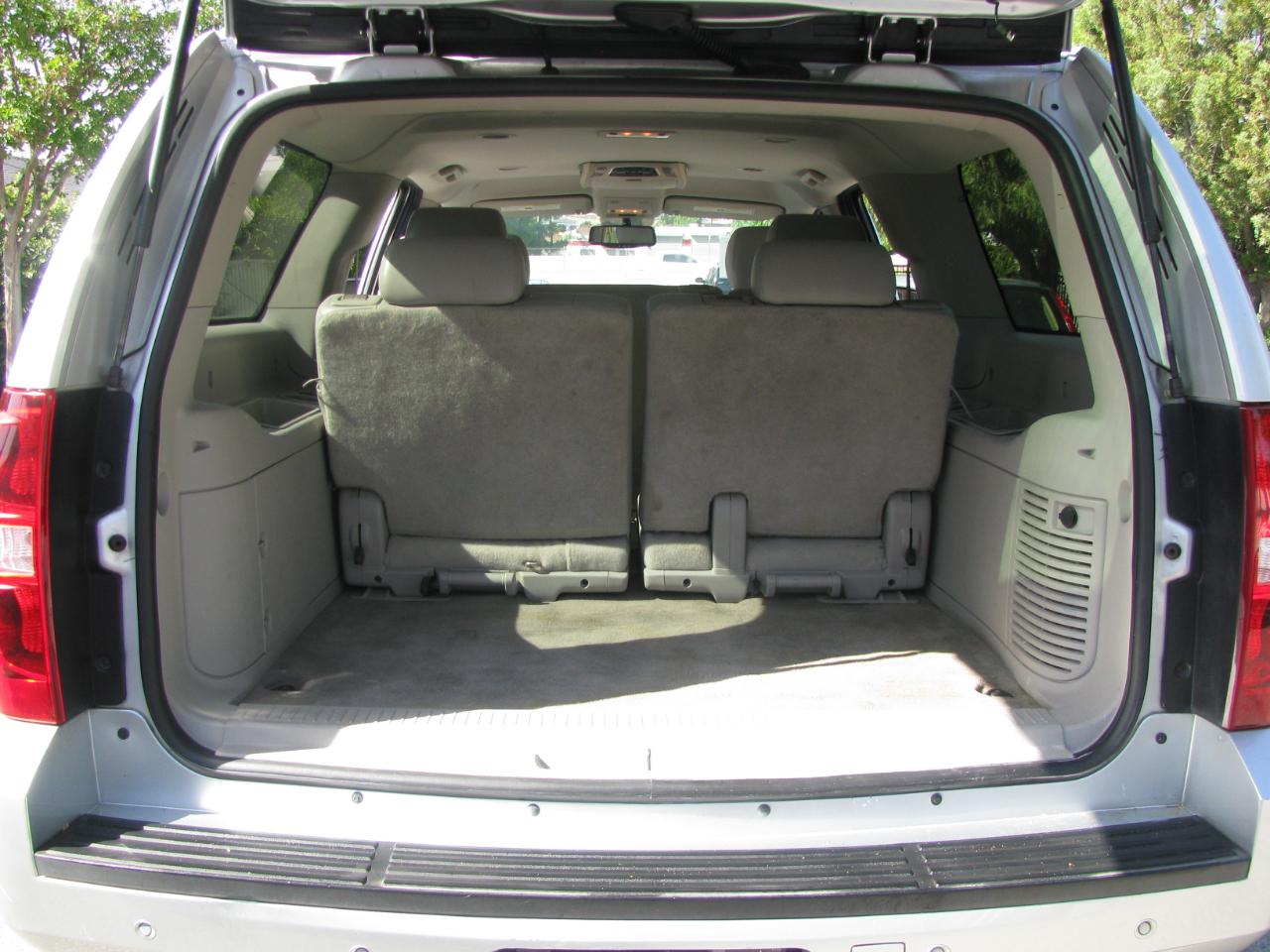 Chevrolet Suburban 2WD 4dr LT 2014
