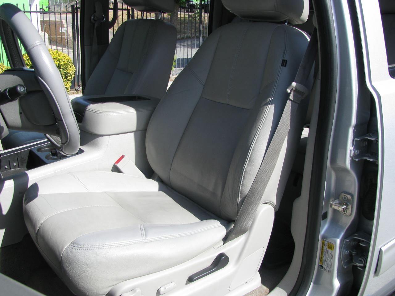 Chevrolet Suburban 2WD 4dr LT 2014