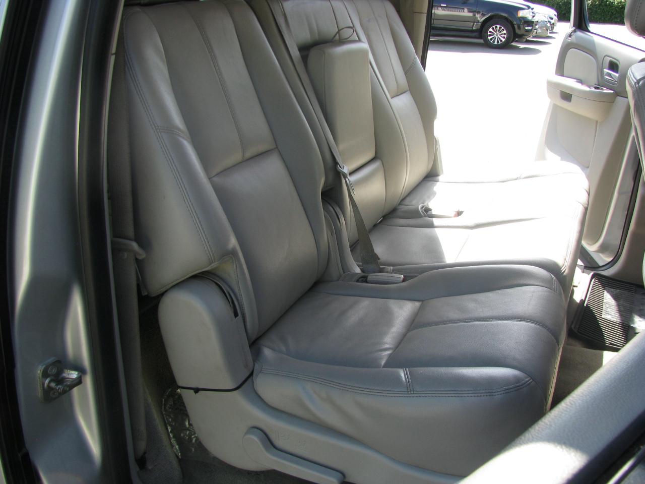 Chevrolet Suburban 2WD 4dr LT 2014