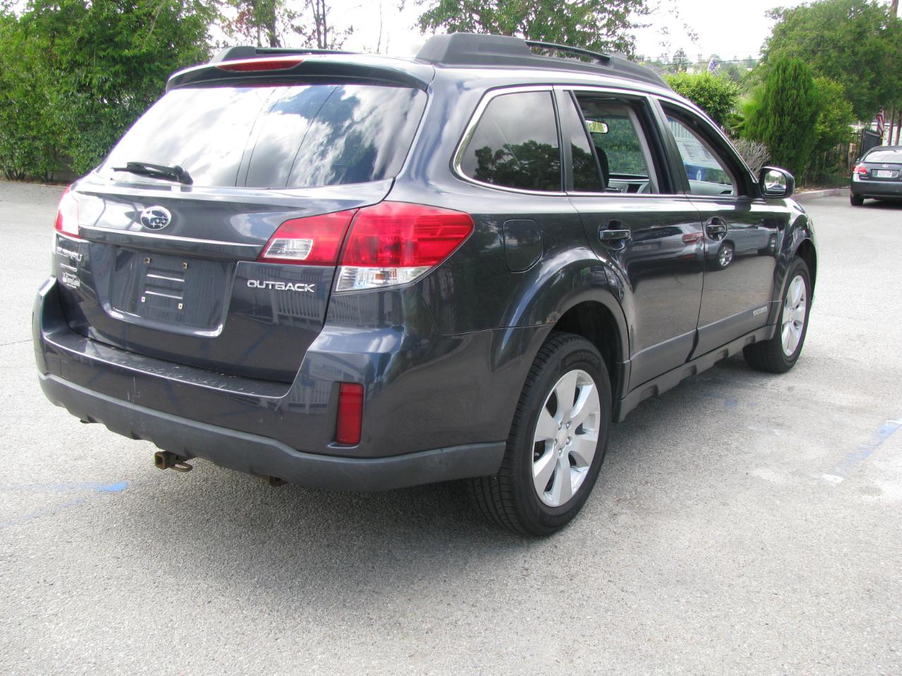 Subaru Outback 4dr Wgn H4 Auto 2.5i Premium All-Weather 2010
