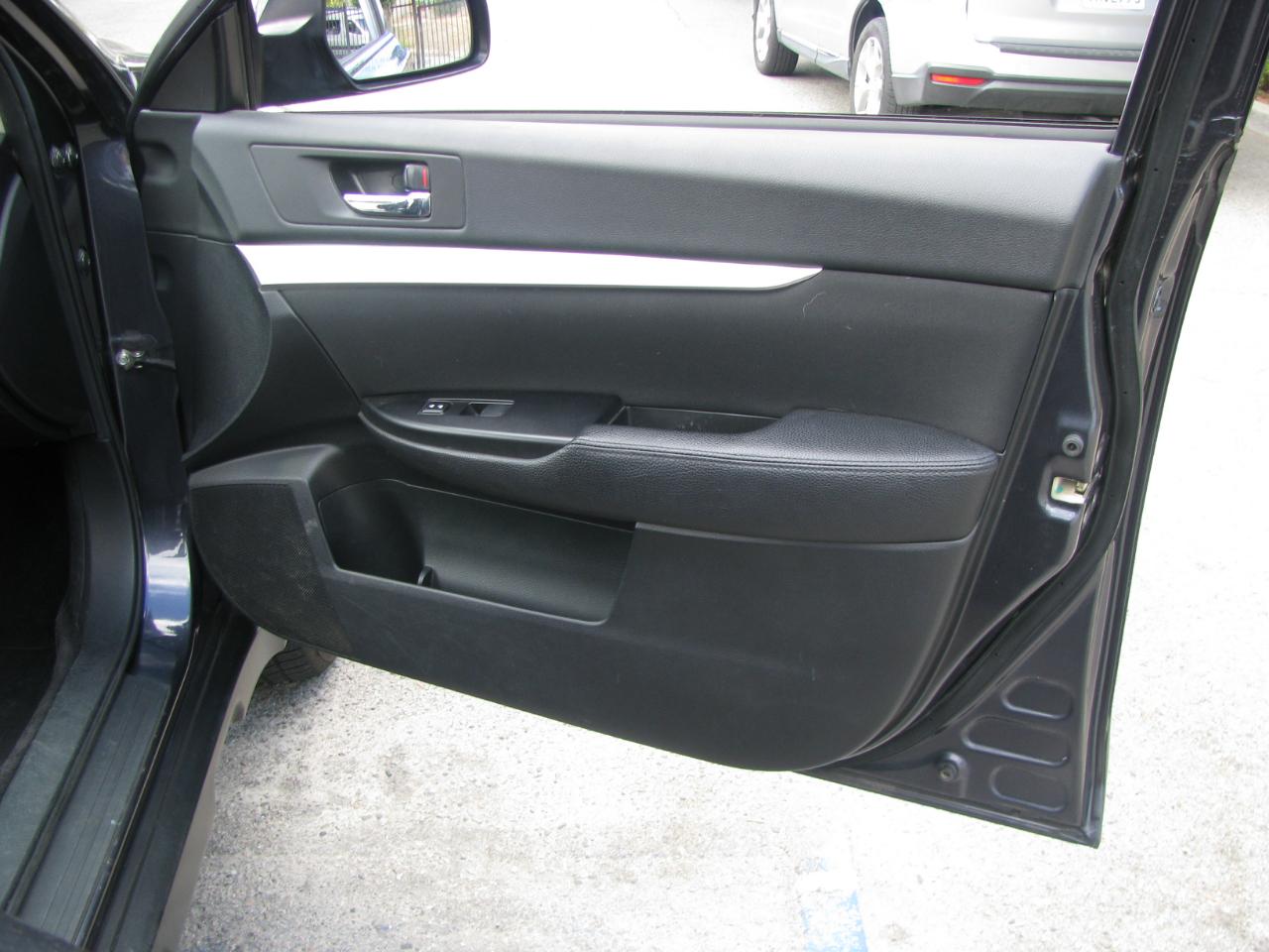 Subaru Outback 4dr Wgn H4 Auto 2.5i Premium All-Weather 2010
