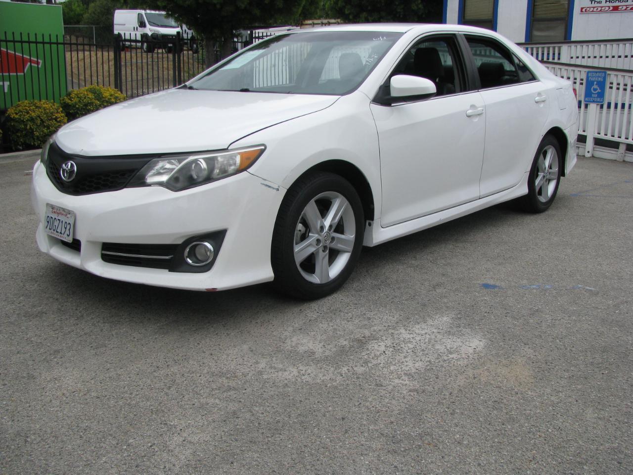 2013 Toyota Camry 4dr Sdn SE Auto (Natl)