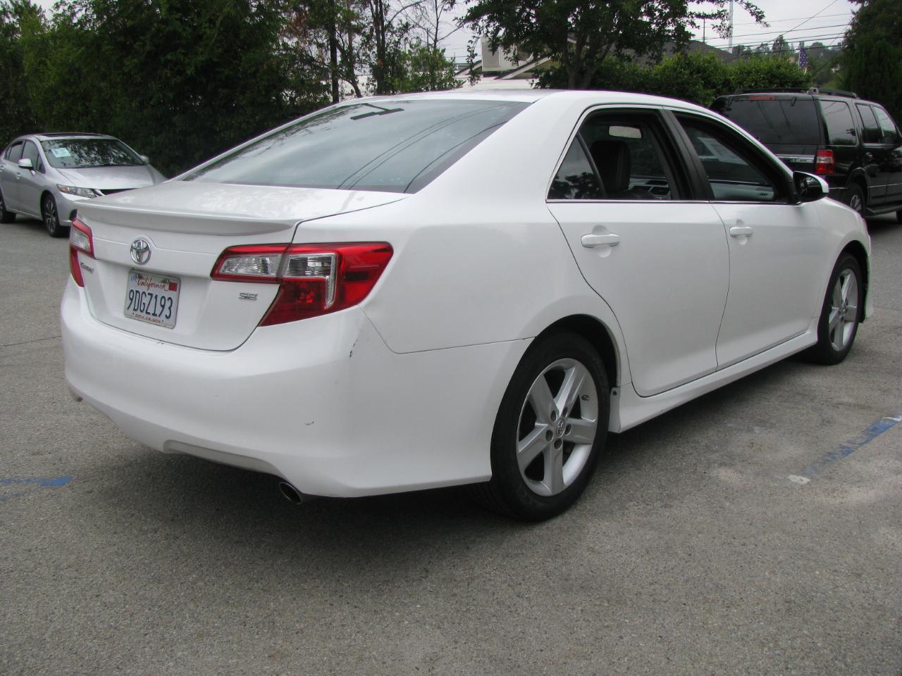 Toyota Camry 4dr Sdn SE Auto (Natl) 2013