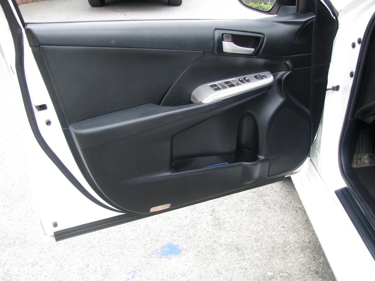 Toyota Camry 4dr Sdn SE Auto (Natl) 2013