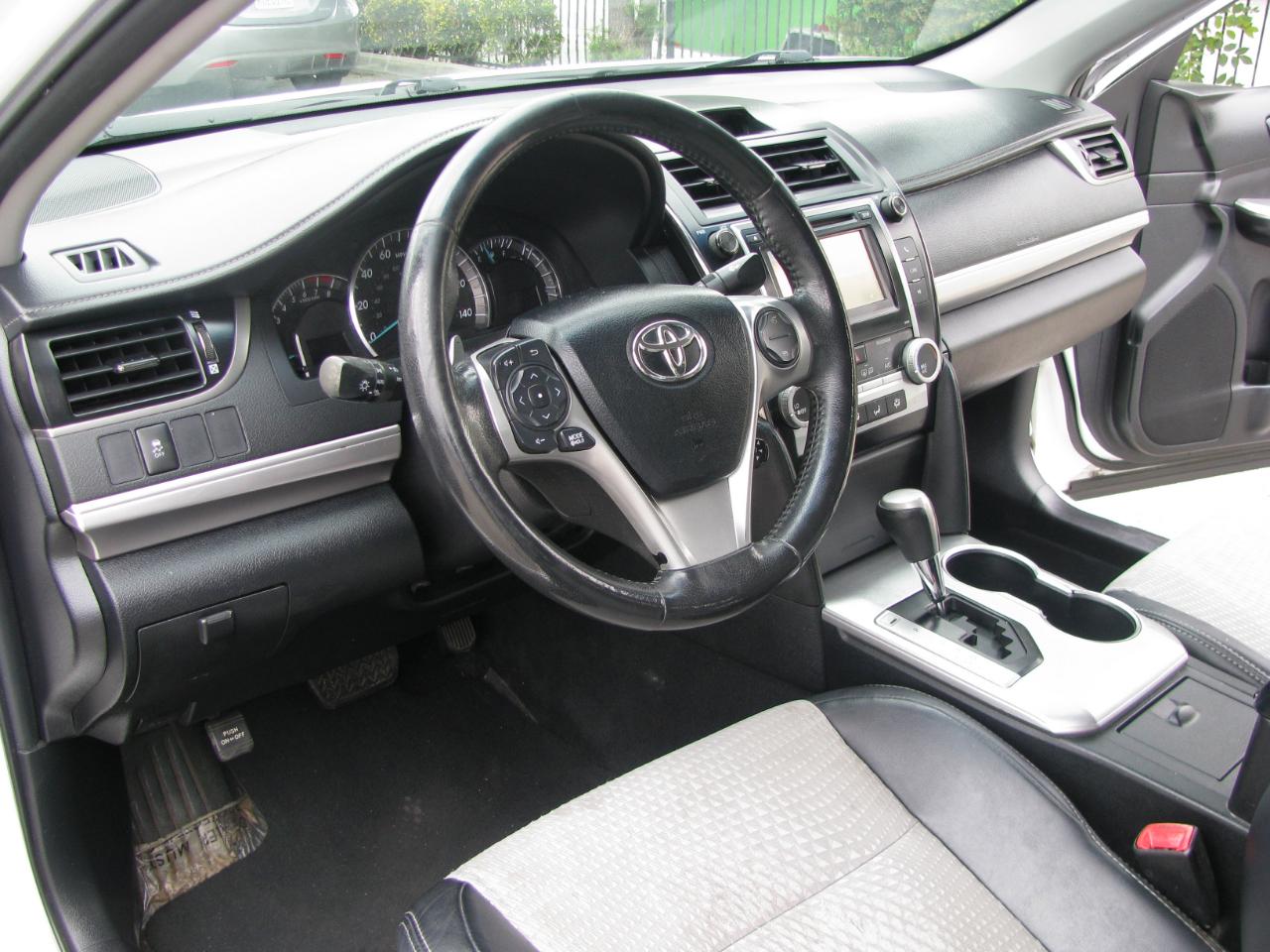 Toyota Camry 4dr Sdn SE Auto (Natl) 2013