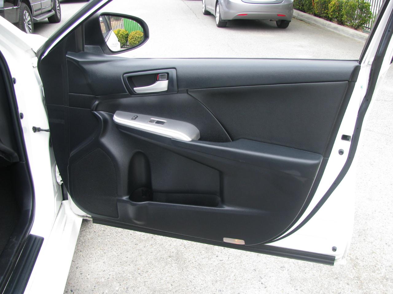 Toyota Camry 4dr Sdn SE Auto (Natl) 2013