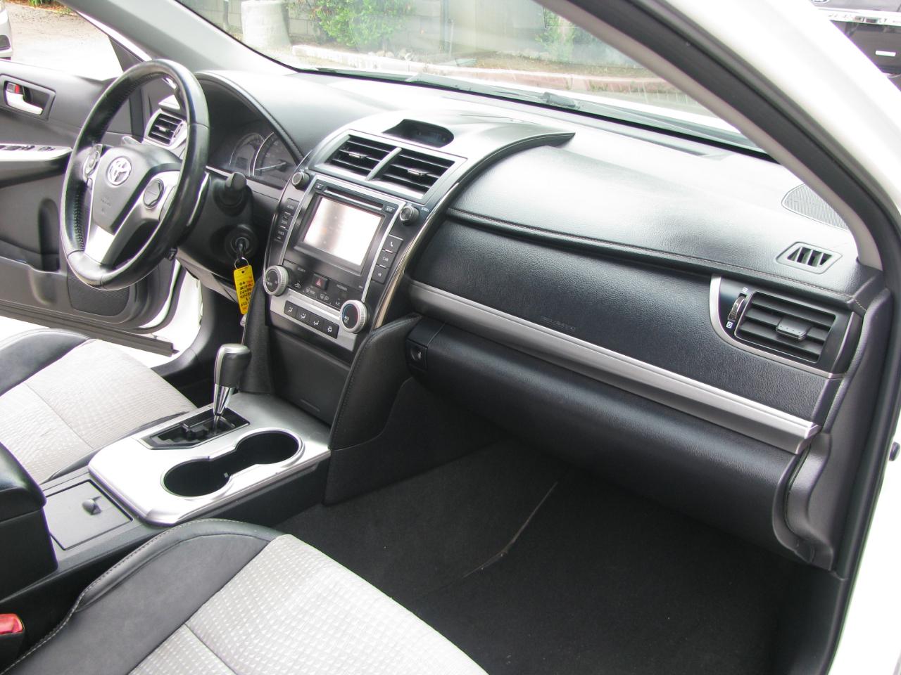Toyota Camry 4dr Sdn SE Auto (Natl) 2013