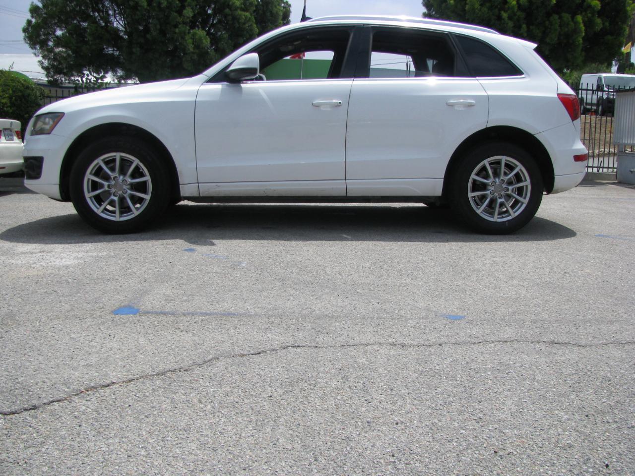 2011 Audi Q5 quattro 4dr 2.0T Premium