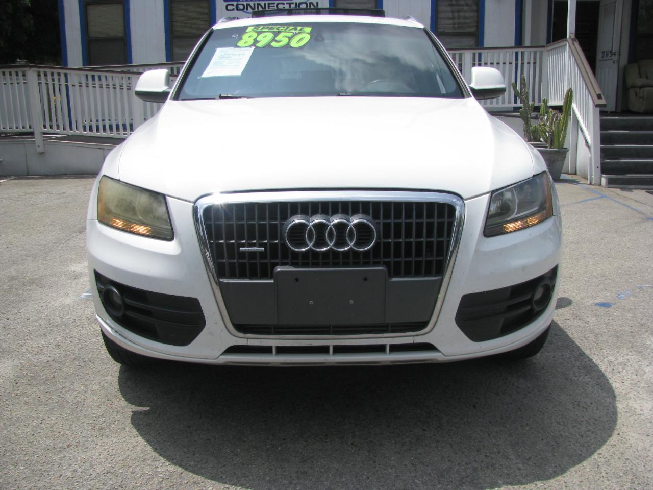 Audi Q5 quattro 4dr 2.0T Premium 2011