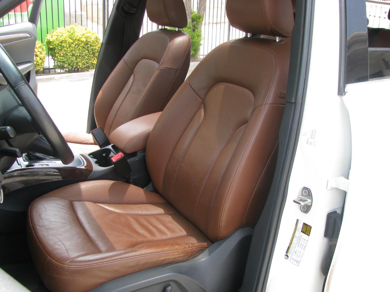 Audi Q5 quattro 4dr 2.0T Premium 2011