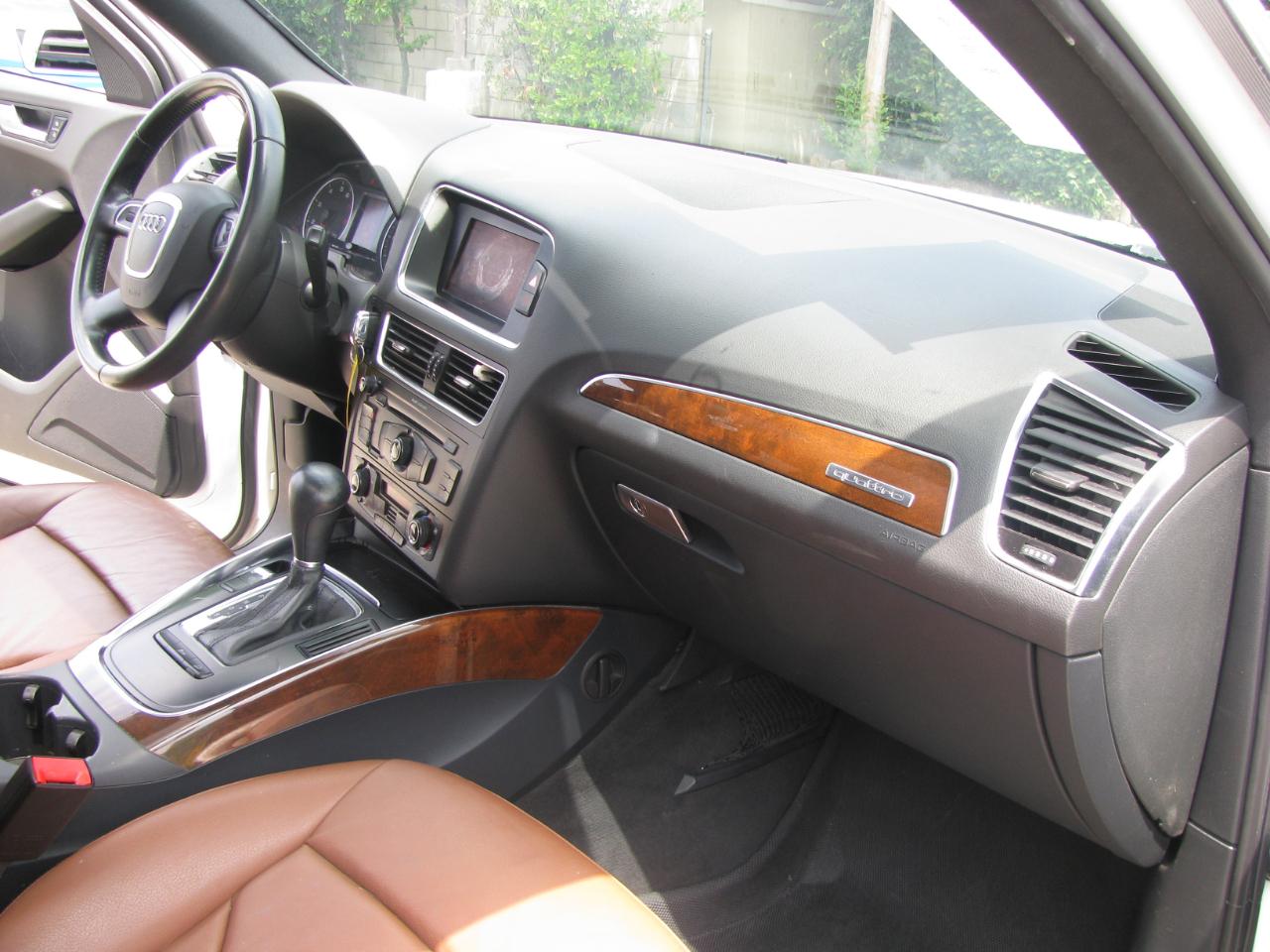 Audi Q5 quattro 4dr 2.0T Premium 2011