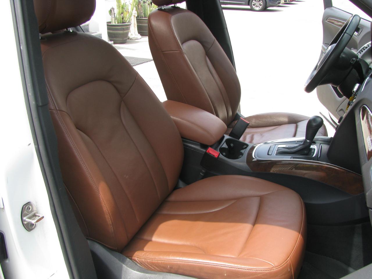 Audi Q5 quattro 4dr 2.0T Premium 2011