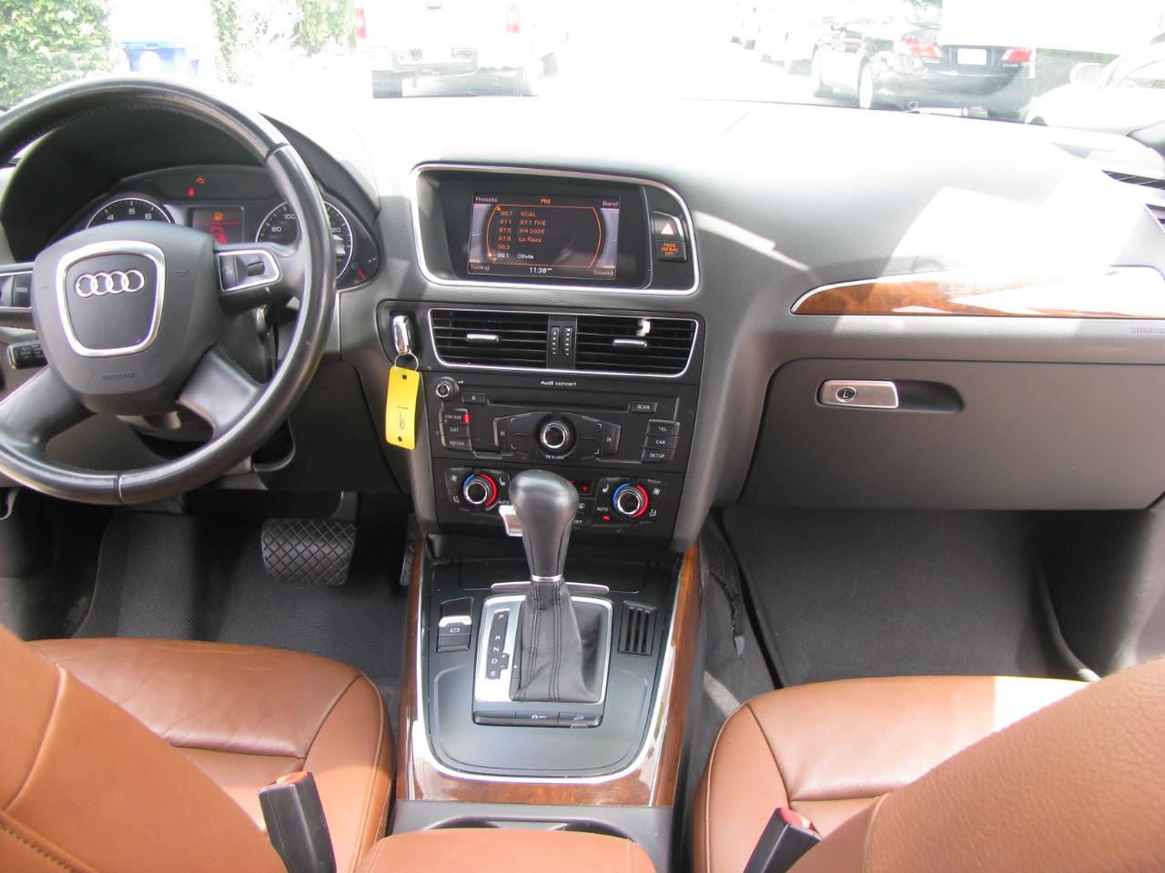 Audi Q5 quattro 4dr 2.0T Premium 2011