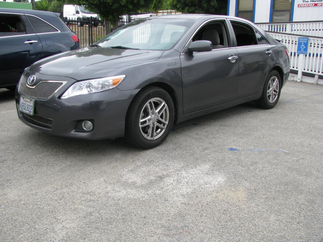Toyota Camry 4dr Sdn LE Auto 2011