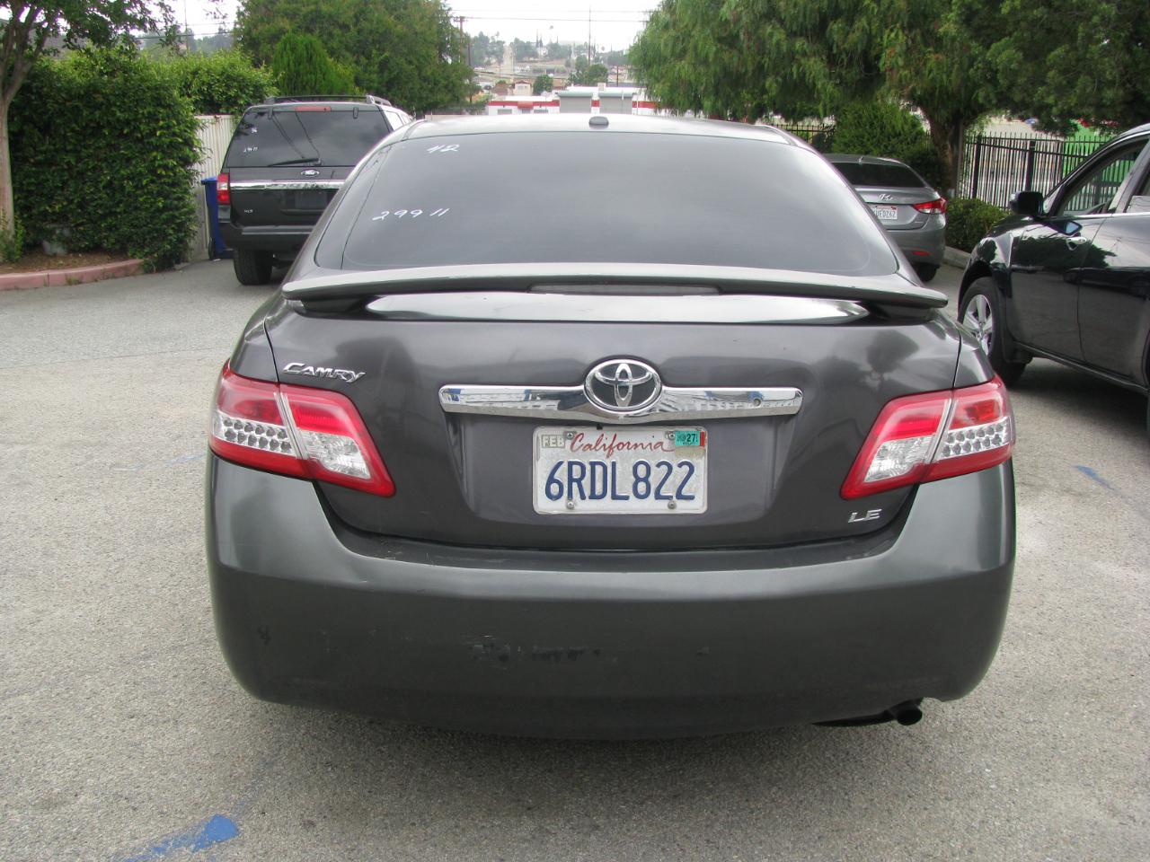 Toyota Camry 4dr Sdn LE Auto 2011