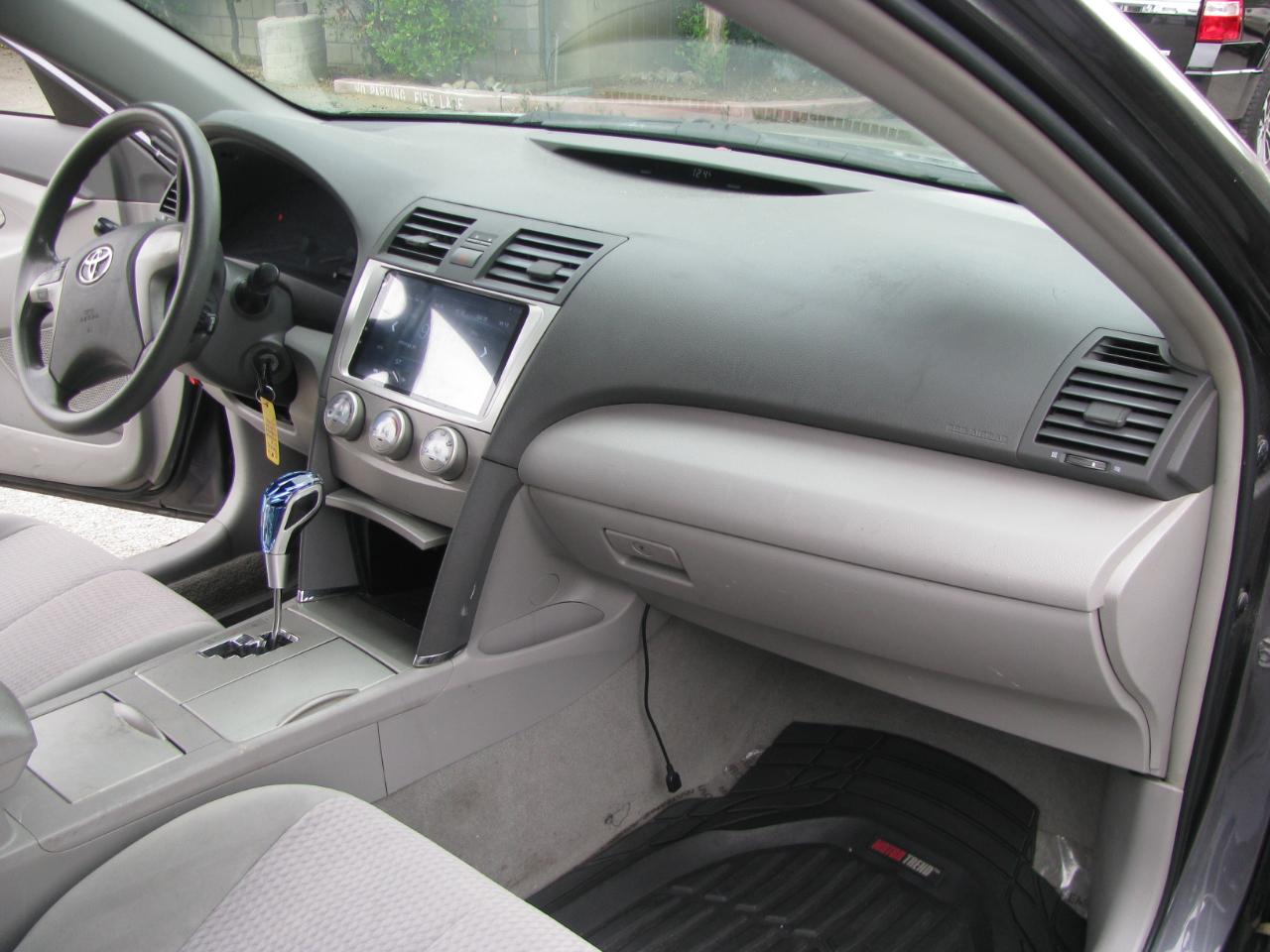 Toyota Camry 4dr Sdn LE Auto 2011