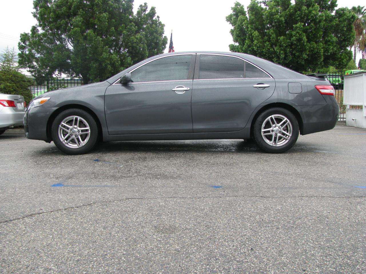 2011 Toyota Camry 4dr Sdn LE Auto