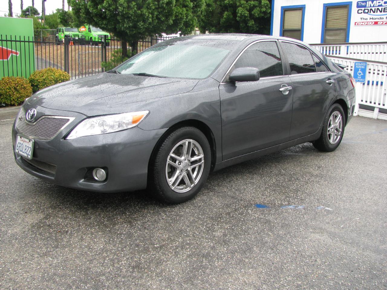 Toyota Camry 4dr Sdn LE Auto 2011