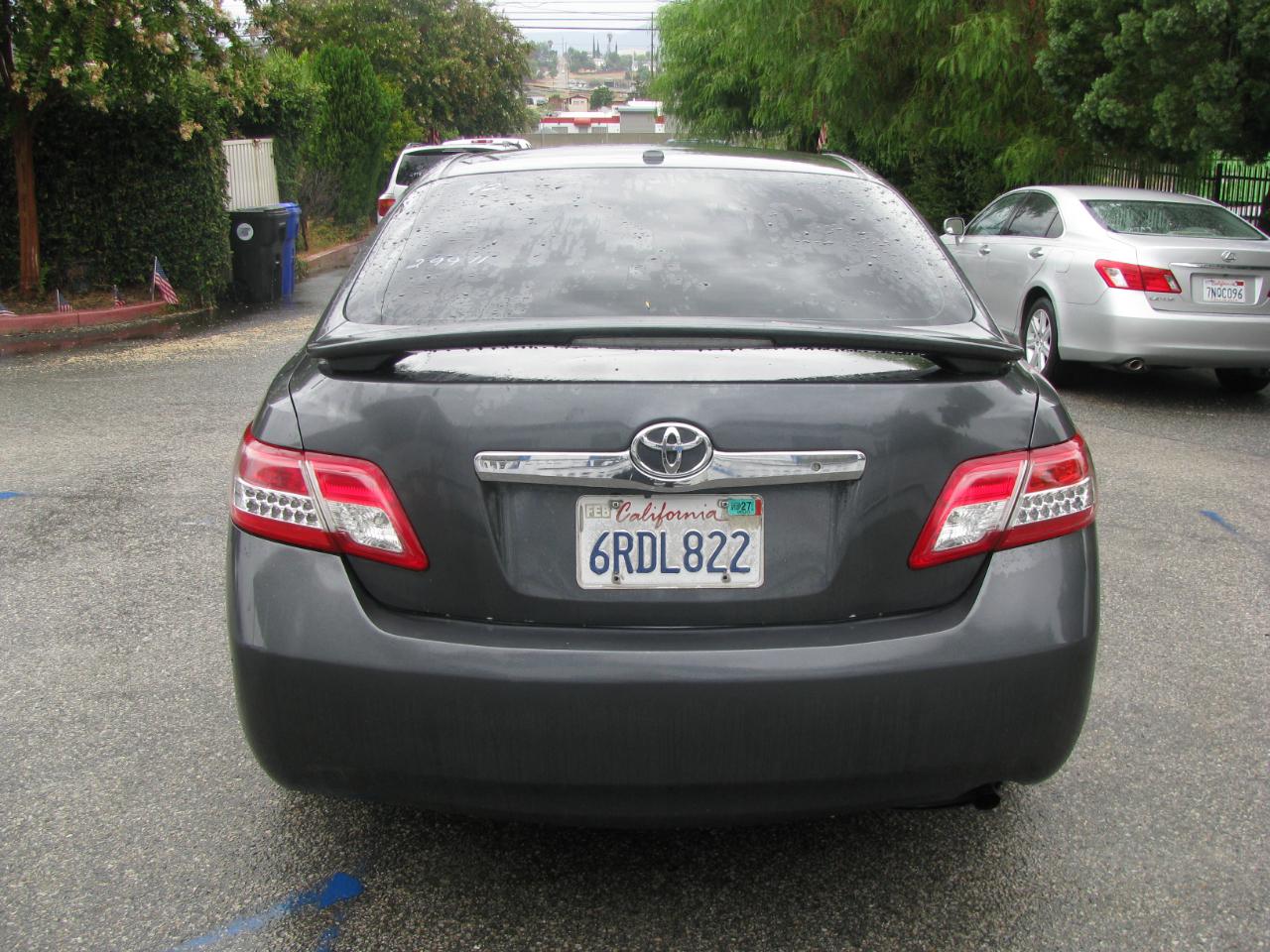 Toyota Camry 4dr Sdn LE Auto 2011