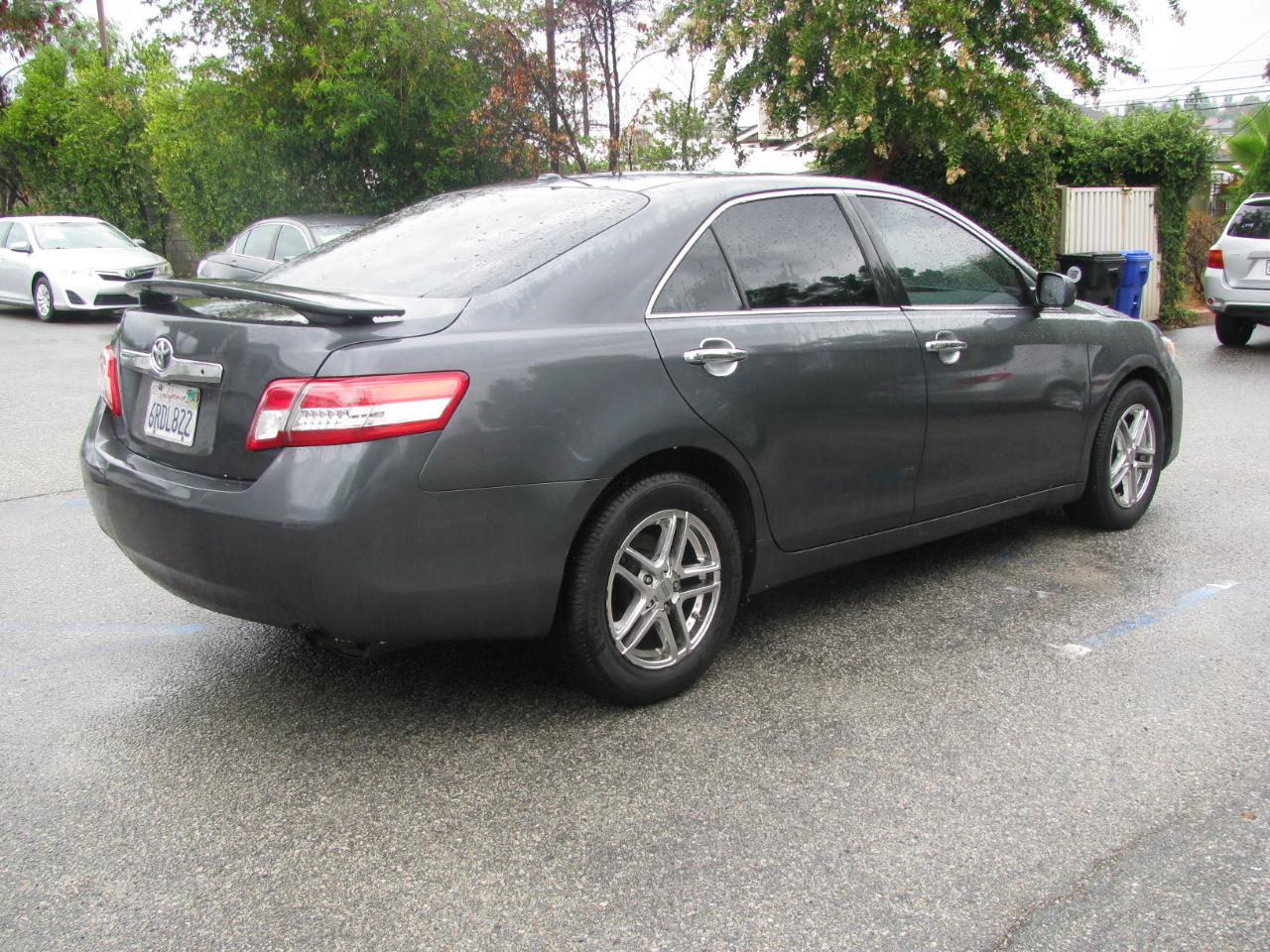 Toyota Camry 4dr Sdn LE Auto 2011