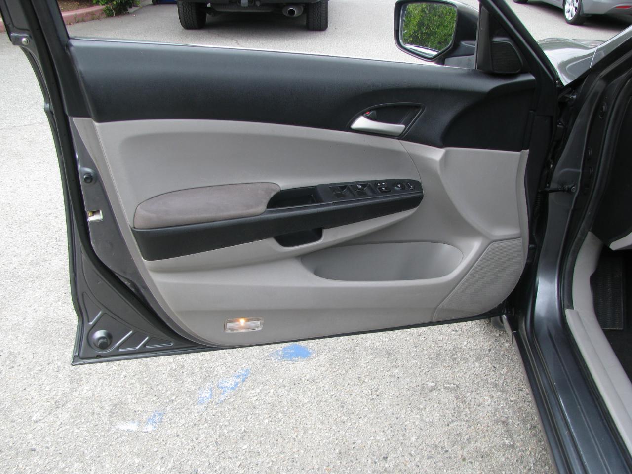 Honda Accord Sdn 4dr I4 Auto LX 2012