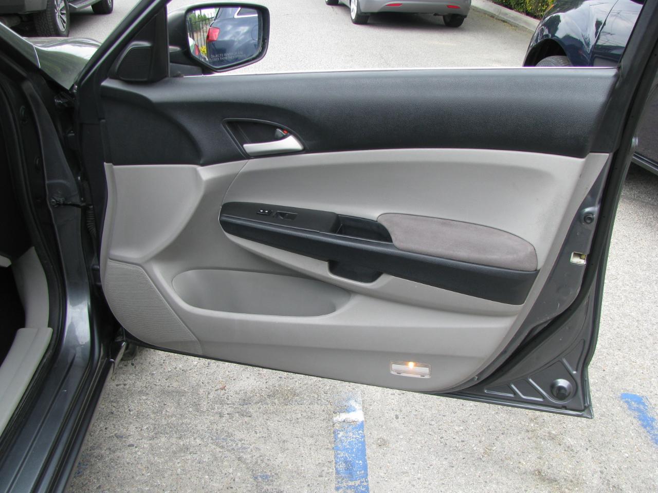 Honda Accord Sdn 4dr I4 Auto LX 2012