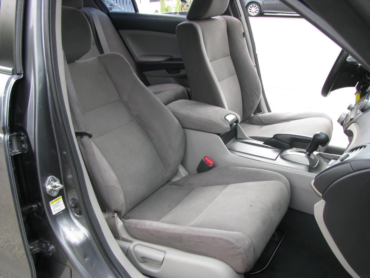 Honda Accord Sdn 4dr I4 Auto LX 2012