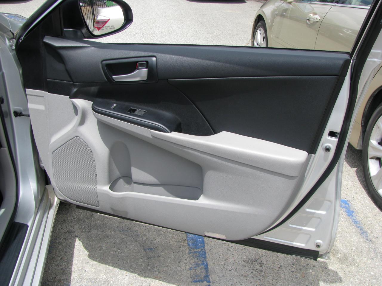 Toyota Camry 2014.5 4dr Sdn I4 Auto LE (Natl) 2014