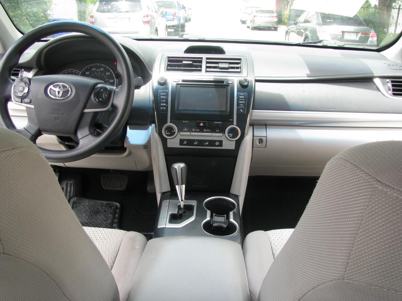 Toyota Camry 2014.5 4dr Sdn I4 Auto LE (Natl) 2014