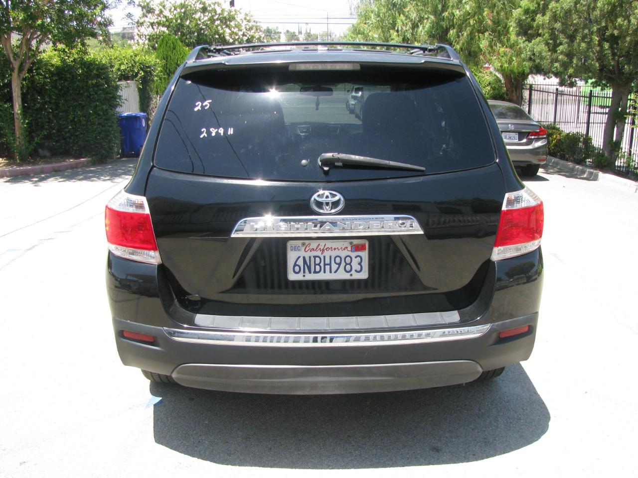 Toyota Highlander FWD 4dr V6 Limited (Natl) 2011