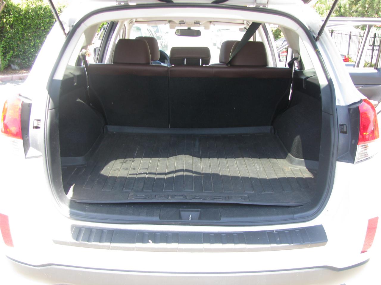 Subaru Outback 4dr Wgn H4 Auto 2.5i Limited 2014